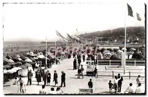 Cartes postales moderne Deauville plage Fleurie les planches et la plage