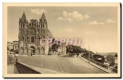 Cartes postales Angouleme la cathedrale vue du Rempart du Midi