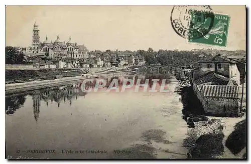 Cartes postales Perigueux L'Isle et la Cathedrale Magasin