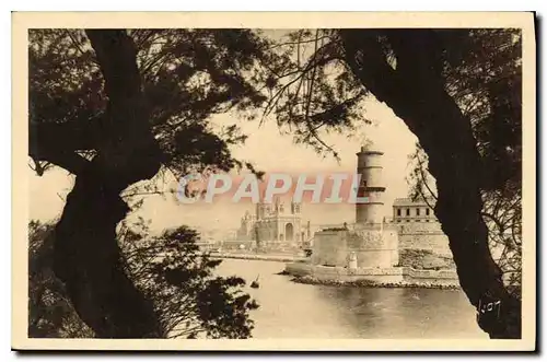 Cartes postales Marseille Bouches du Rhone cathedrale et Fort St Jean