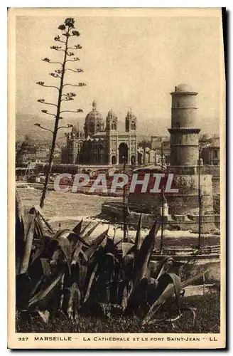 Cartes postales Marseille la cathedrale et le Fort Saint Jean