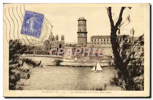 Cartes postales Marseille la cathedrale et le Fort Saint Jean