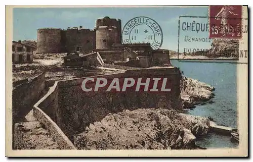 Cartes postales Marseille le chateau d'If une vue generale du Donjon historique au loin les iles du Frioul