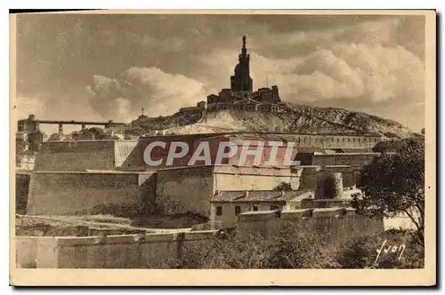 Cartes postales Marseille Bouches du Rhone la Basilique N D de la Garde vue du Pharo