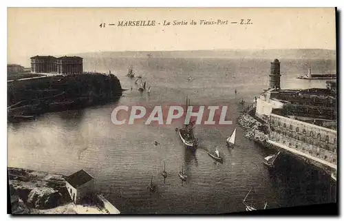 Cartes postales Marseille la sortie du Vieux Port Bateaux