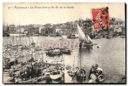 Ansichtskarte AK Marseille le Vieux Port et N D de la Garde Bateaux