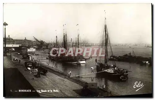 Cartes postales moderne Bordeaux Les Quais et la Rado Bateaux