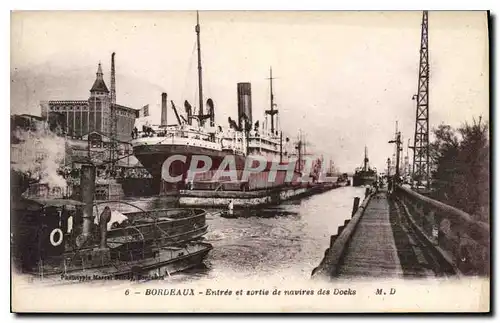 Ansichtskarte AK Bordeaux Entree et sortie de navires des Docks Bateaux