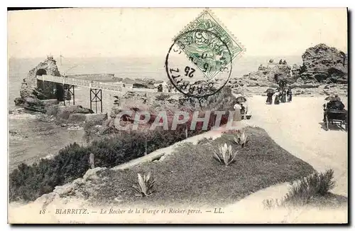 Ansichtskarte AK Biarritz Le Rocher de la Vierge et Rocher perce