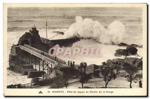 Ansichtskarte AK Biarritz Effet de Vagues au Rocher de la Vierge