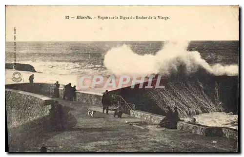 Cartes postales Biarritz Vague sur la Digue du Rocher de la Vierge