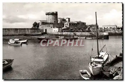 Cartes postales moderne Saint Jean de Luz (Basses Pyrenees) Le Fort du socoa et le Port