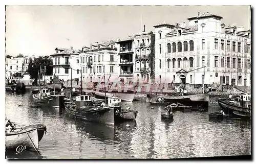 Cartes postales moderne Saint Jean de Luz Le Port et Maison de L'Infante Bateaux