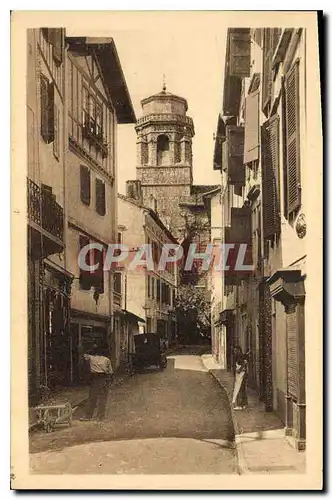 Cartes postales Saint Jean de Luz Rue Saint Jean et le Clocher de l'Eglise