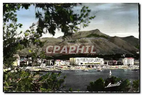 Cartes postales moderne Saint Jean de Luz Vue sur la Plage et le Casino au fond La Rhune