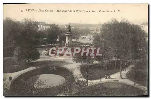 Ansichtskarte AK Lyon Place Carnot Monument de la Republique et Gare Perrache