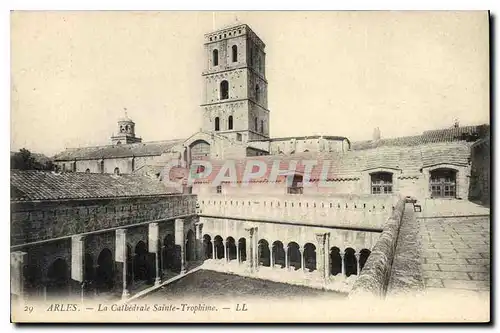 Ansichtskarte AK Arles La Cathedrale Sainte Trophime