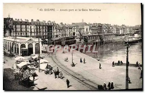 Cartes postales Dieppe Avant port et le Gare Maritime