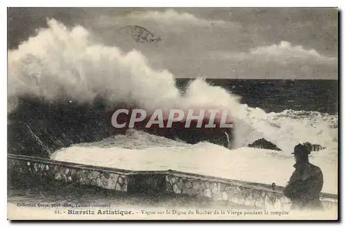 Cartes postales Biarritz Artistique Vague sur la Digue du Rocher de la Vierge pendant la tempete