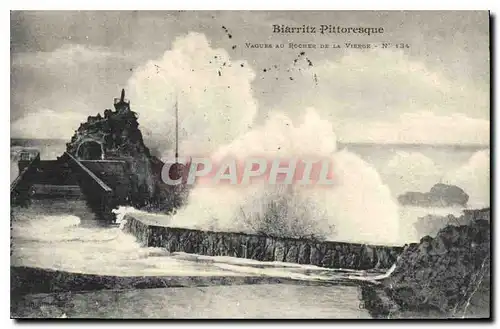 Cartes postales Biarritz Pittoresque Vagues au Rocher de la Vierge