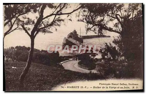 Cartes postales Biarritz Rocher de la Vierge et sa Jetee