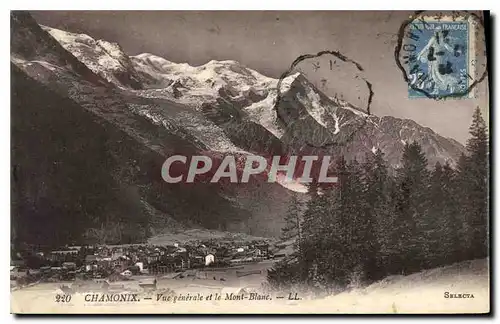 Cartes postales Chamonix Vue generale et le Mont Blanc