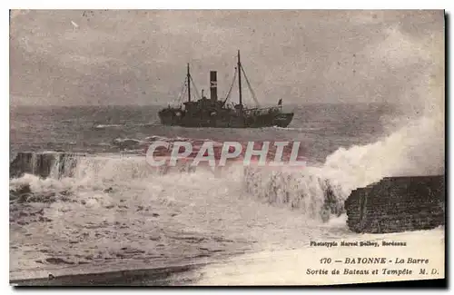 Cartes postales Bayonne La Barre Sortie de Bateau et Tempete