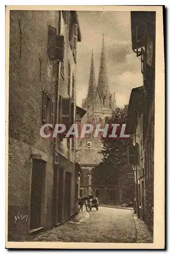 Cartes postales Bayonne La Cathedrale vue d'une vieille rue