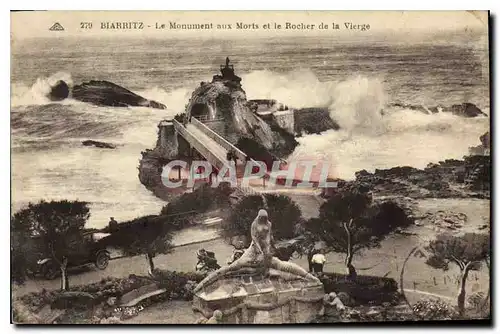 Cartes postales Biarritz Le Monument aux Morts et le Rocher de la Vierge