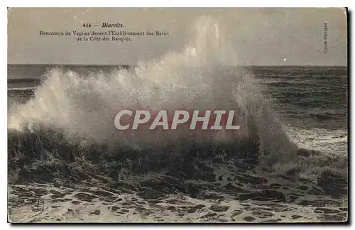 Cartes postales Biarritz Rencontre de Vagues devant l'Etablissement des Bains de la Cote des Basques