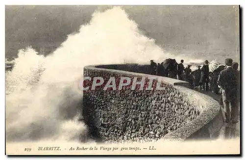 Ansichtskarte AK Biarritz Au Rocher de la Vierge par gros temps