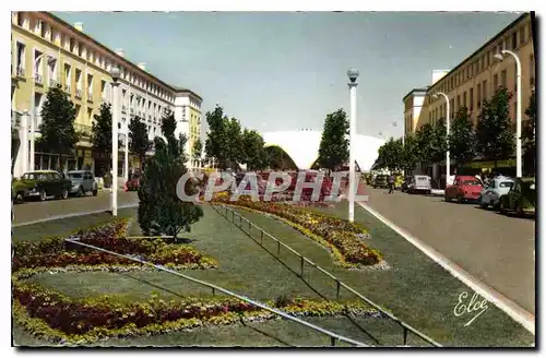 Cartes postales moderne Royan Avenue Aristide Briand Au fond