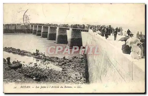 Cartes postales Royan Les Jetees a l'Arrivee du Bateau