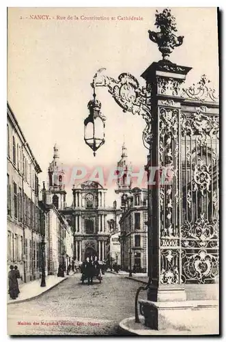 Cartes postales Nancy Rue de la Constitution et Cathedrale