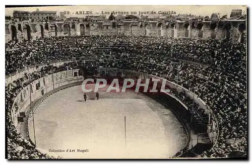 Ansichtskarte AK Arles Les Arenes un jour de Corrida