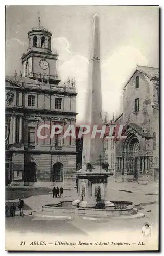 Cartes postales Arles L'obelisque Romain et Saint Trophime