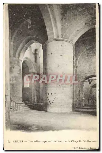 Cartes postales Arles Les Aliscamps Interieur de la Chapelle St Honorat