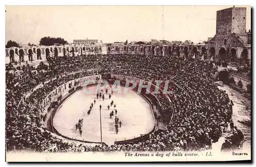 Ansichtskarte AK Arles Les arenes Course de taureaux