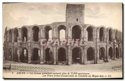 Cartes postales Arles Les Arenes pouvaient contenir plud de 25000 spectateurs