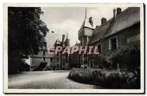 Ansichtskarte AK Gien Loiret La Cour du Chateau