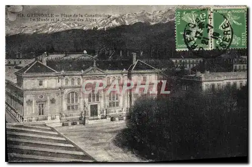 Cartes postales Grenoble Place dela Constitutiom et Musee et la Chaine des Alpes