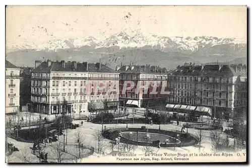 Cartes postales Grenoble La Place Victor Hugo et la chaine des Alpes