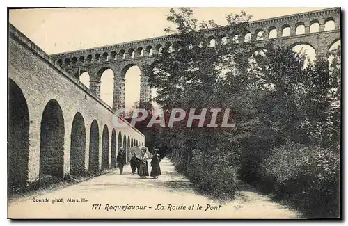 Ansichtskarte AK Roquefavou La Route et le Pont