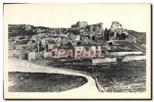 Ansichtskarte AK Les Baux Vue panoramique des ruines de l'ancien Hopital de l'eglise St Blaise XII siecle