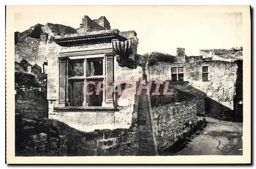 Cartes postales Les Baux Restes d'un temple protestant Fenetre Reneissance