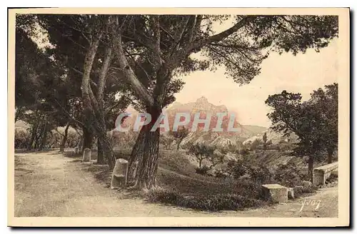 Ansichtskarte AK Paysages et Pierres de Provence Les Alpilles vues de la Route de St Remy aux Baux