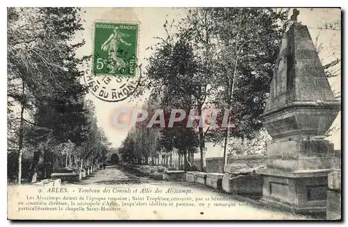 Cartes postales Arles Tombeau des Consuls et Allee des Alyscamps