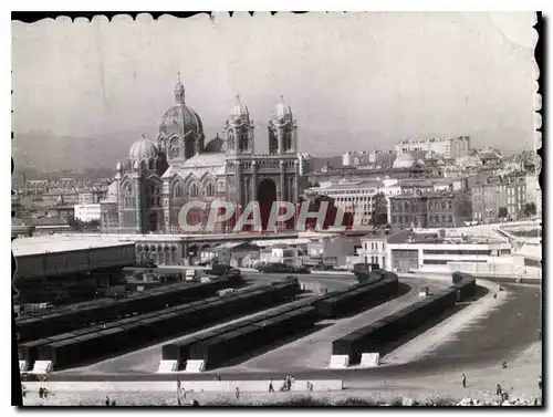 Cartes postales moderne Marseille B du R la cathedrale et les nouveaux Quais