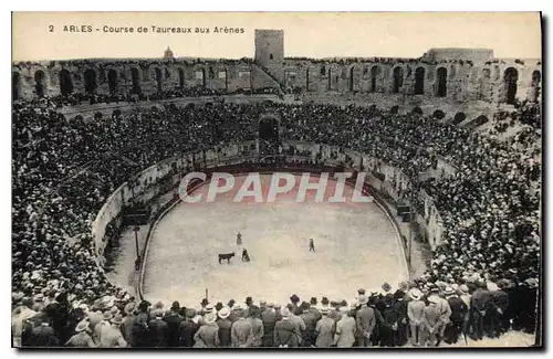 Cartes postales Arles course de taureaux aux Arenes