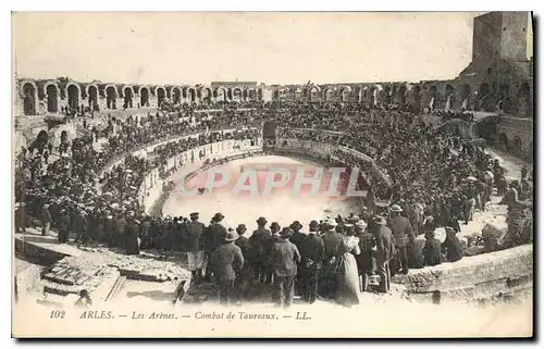 Ansichtskarte AK Arles les Arenes combat de taureaux Corrida